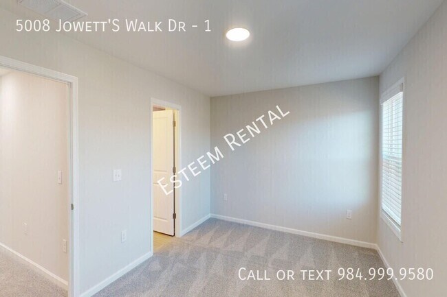 Building Photo - 5008 Jowett's Walk Dr