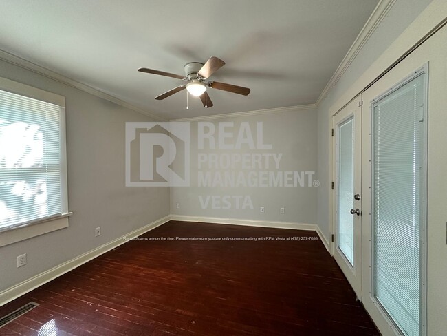 Building Photo - 1227 Calhoun St