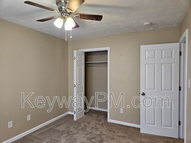 Building Photo - 2326 Greengate Dr