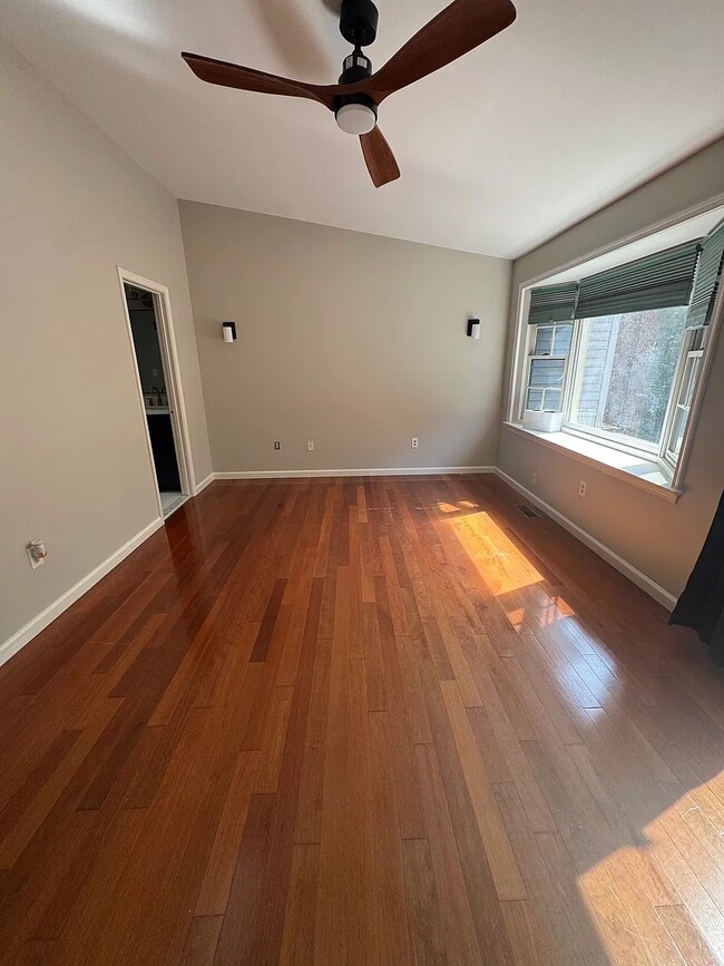 Building Photo - 9085 Golden Sunset Ln