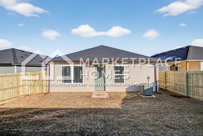 Building Photo - 812 NE 102nd Ter