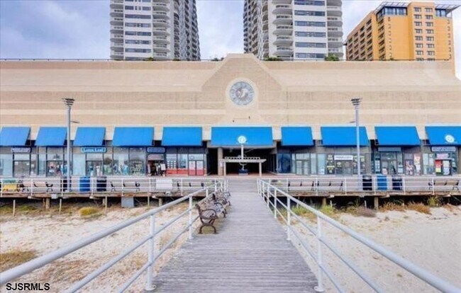 Building Photo - 3101 Boardwalk