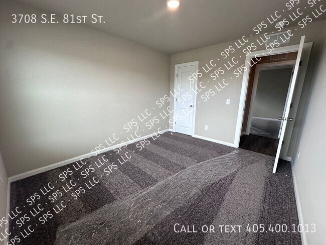 Building Photo - 3708 SE 81st St