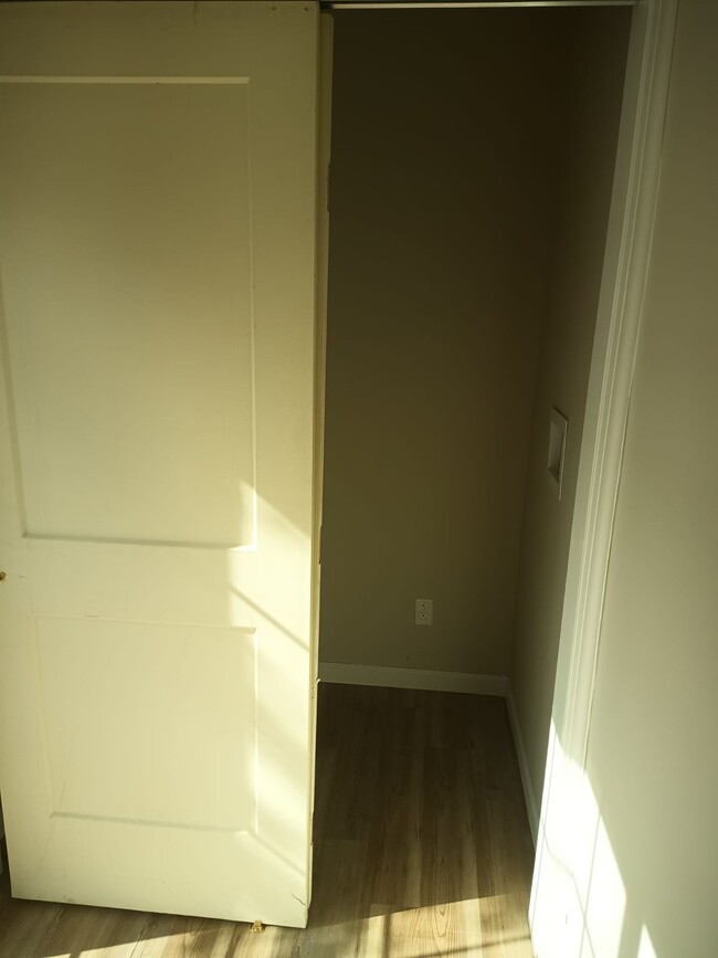 2 floor, Master Bed -closet - 57 Moreland St