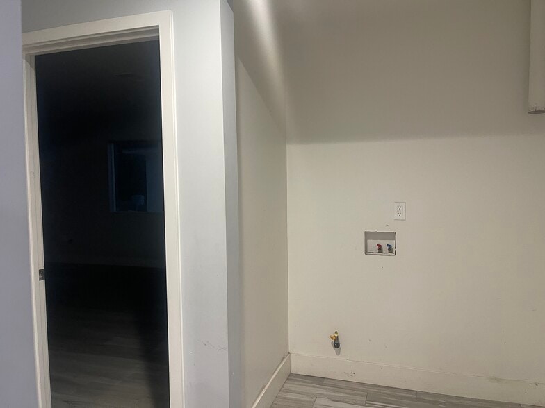 Building Photo - 12662 Bradley Ave