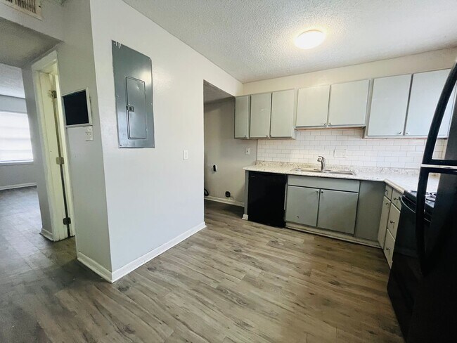 Building Photo - 131 Wall St