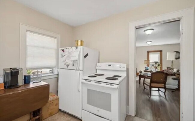 Building Photo - 303 3rd St NW