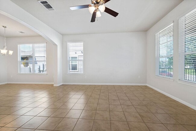 Building Photo - 711 Katmai Cir