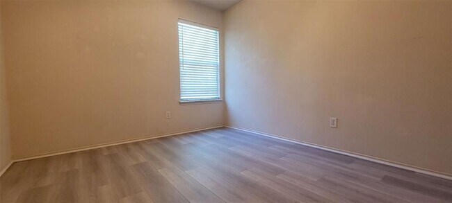 Building Photo - 2505 Winslow Dr