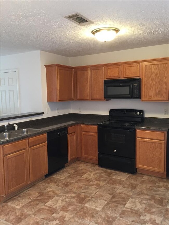 Building Photo - Smyrna Townhome - Ready to Move In