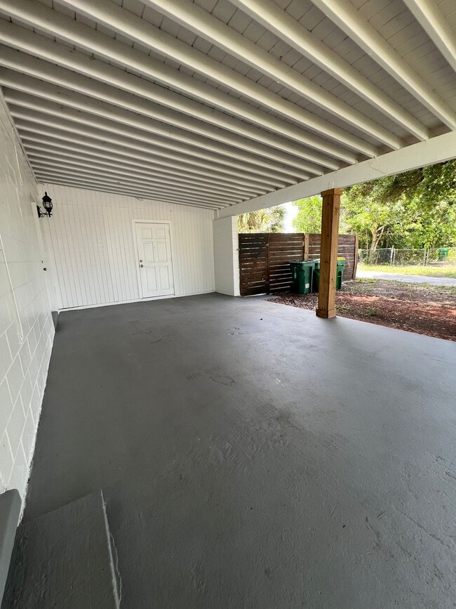 Building Photo - 1221 Cypress Ln