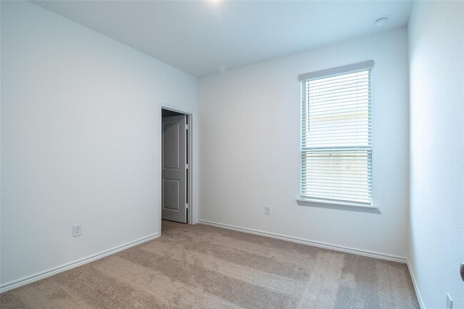 Building Photo - 15076 Rustic Moon Rd