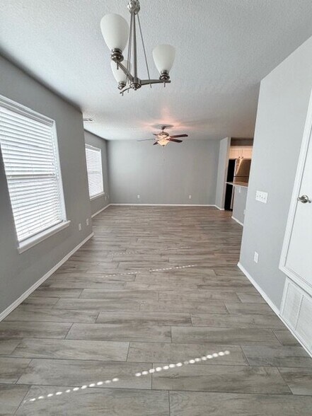 Building Photo - 287 S Breakwater Ln