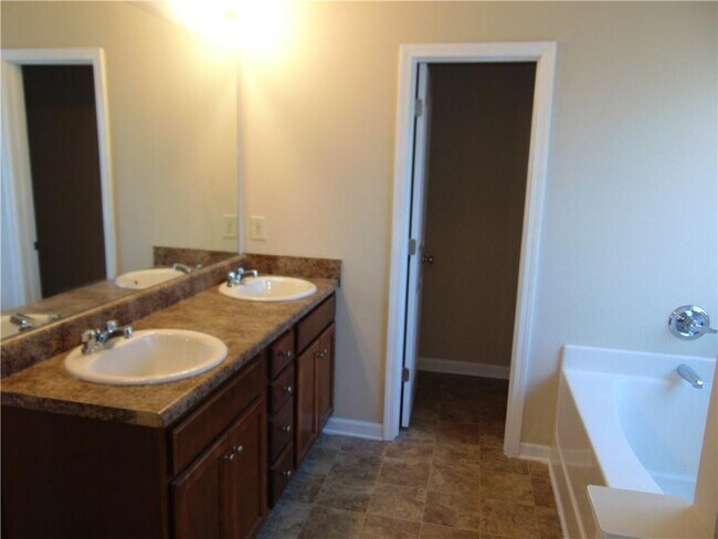 Building Photo - 1320 Napa Valley Dr SW