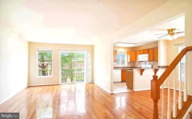 Building Photo - 22006 Stone Pier Ln