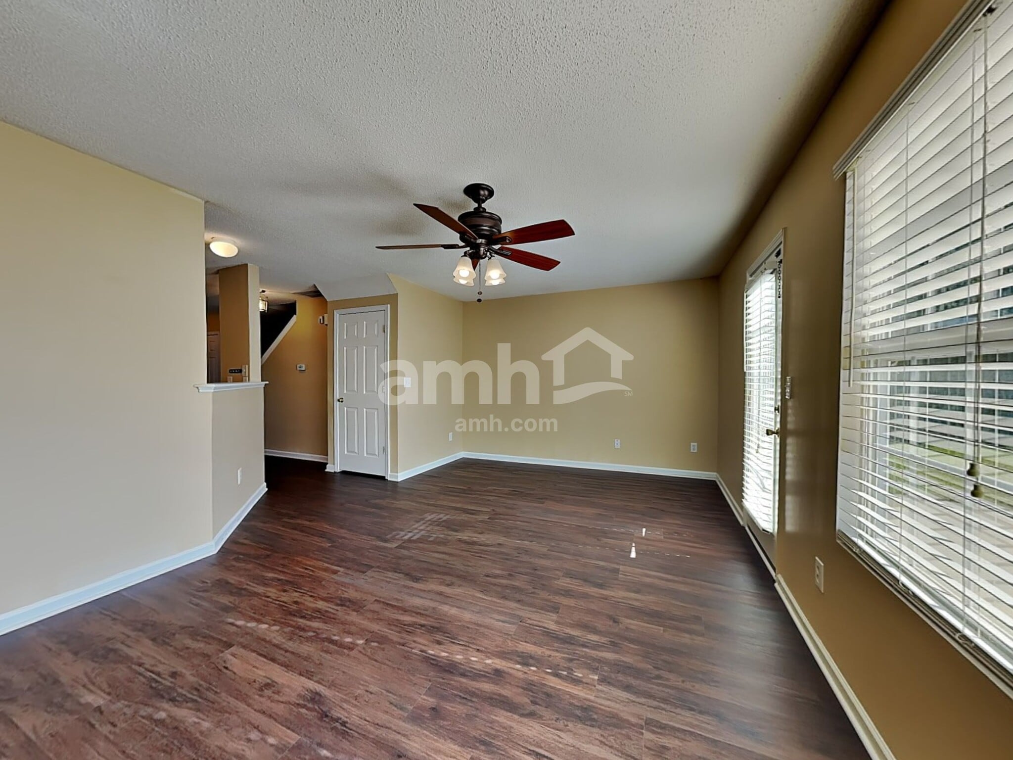 Building Photo - 430 Rockbridge Dr