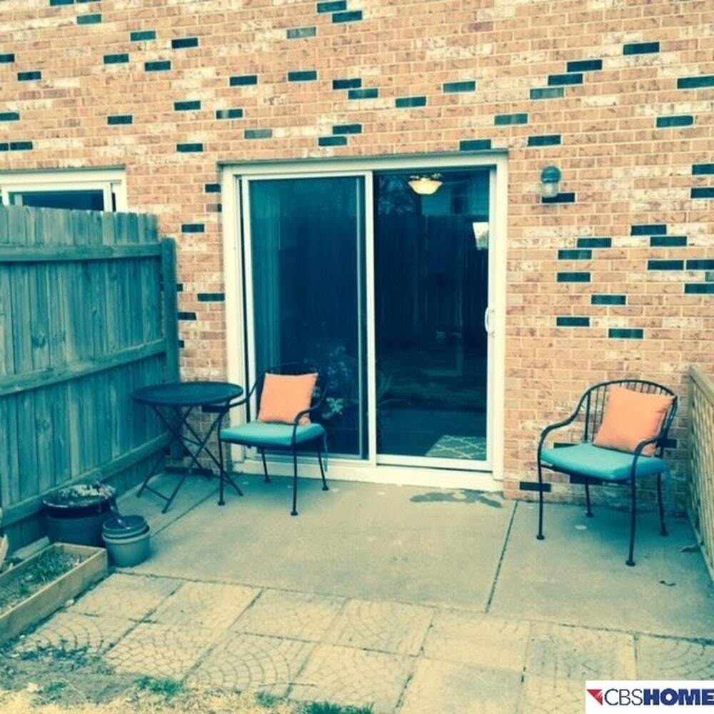 Building Photo - 1901 Winnie Dr