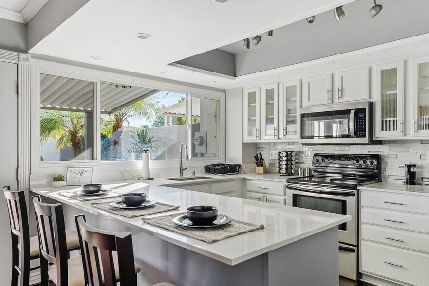 Building Photo - 8242 E Orange Blossom Ln