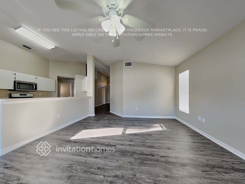 Building Photo - 28418 Meadowrush Way