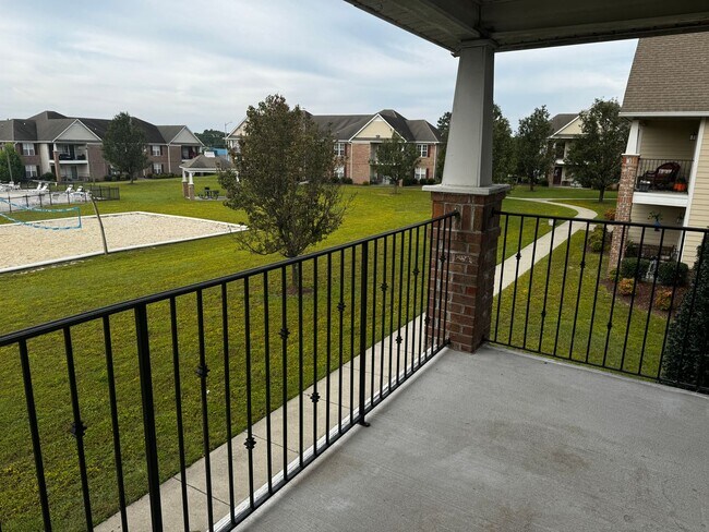 Building Photo - 2 Bedroom 2 Bath Condo