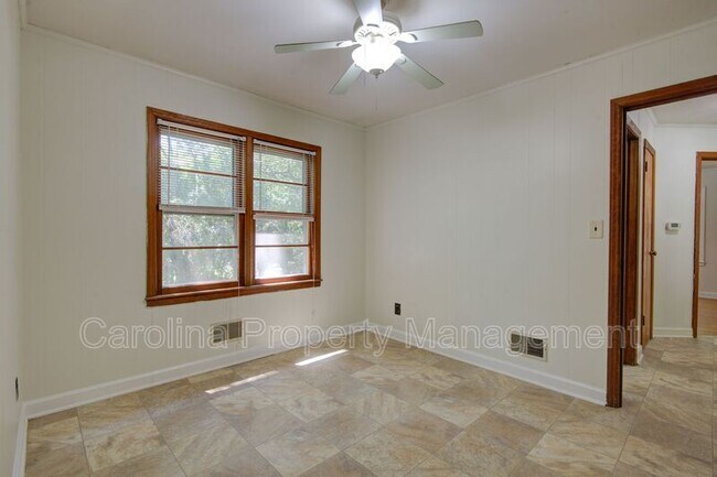 Building Photo - 607 W 19th Ave