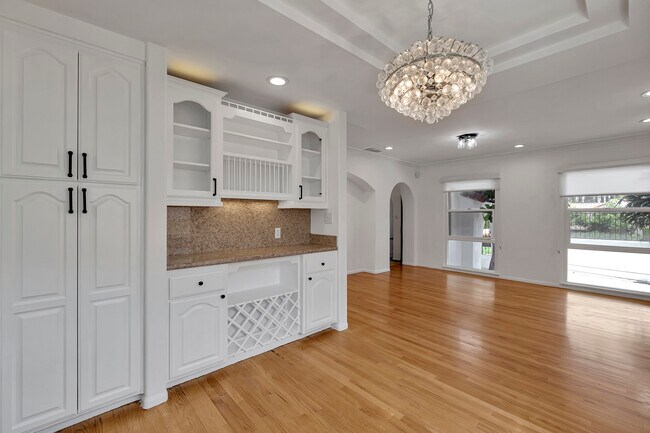 Building Photo - 223 S Le Doux Rd