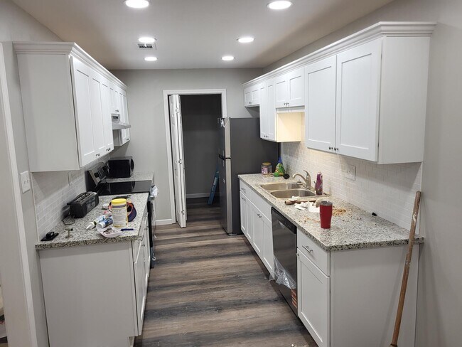 Building Photo - 1831 SG