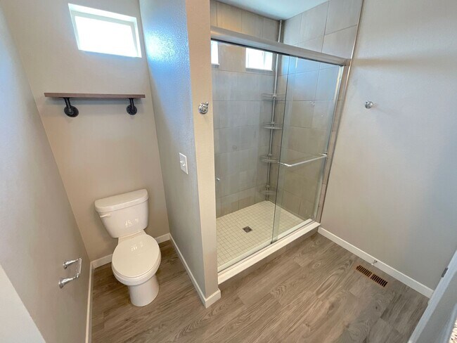 Building Photo - 3 Bedrooom Home Available Near Dublin Blvd...
