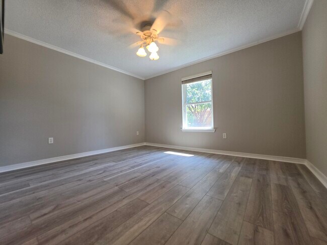 Building Photo - 2295 Heritage Cir