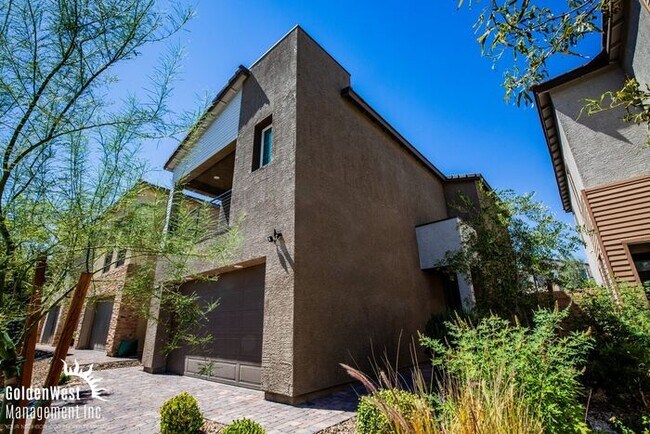 Building Photo - Modern 3Bdm 2.5Ba Home with Private Outdoor Retreat in Northwest Las Vegas.