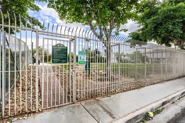 Building Photo - 1377 Lorilyn Ave