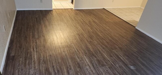 Building Photo - 2843 E 17th St