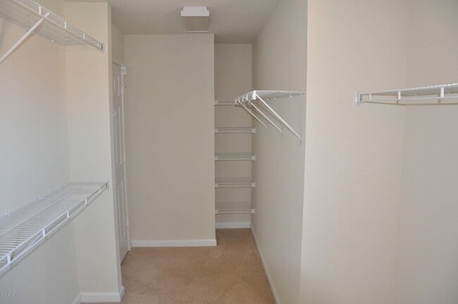 Building Photo - 13528 Montecito Pl