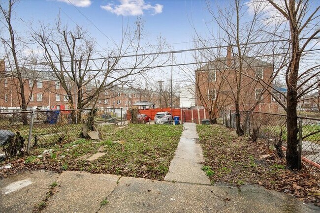 Building Photo - 3914 Erdman Ave