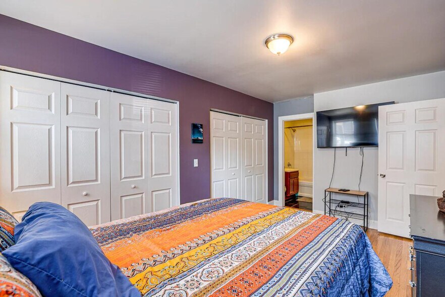 Building Photo - 6210 S Evans Ave