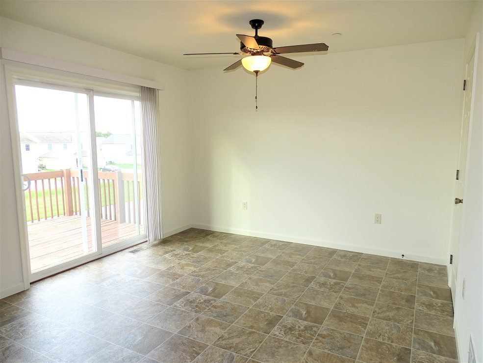 Building Photo - 336 Meadow View Dr