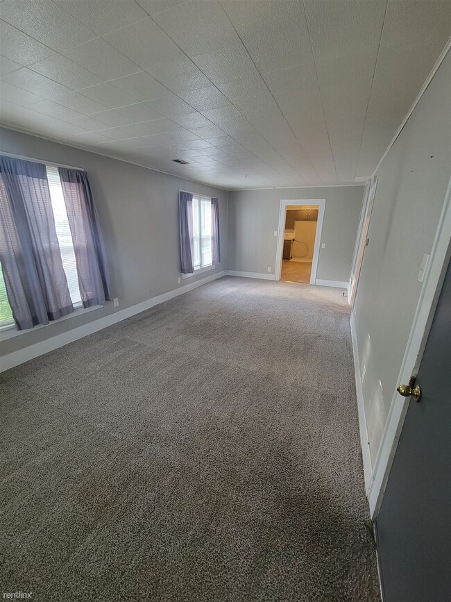 Building Photo - 3 br, 2 bath House - 307 East 9th Street