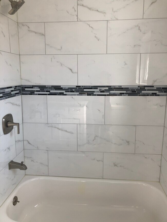 Building Photo - 3520 W 59th St