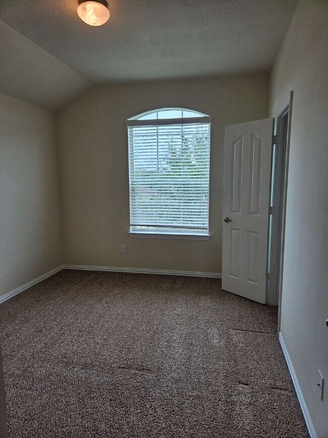 Building Photo - Spacious 4-Bed Home in Friendly Katy Cul-d...