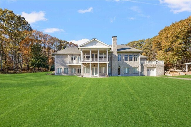 Building Photo - 524 Tillinghast Rd