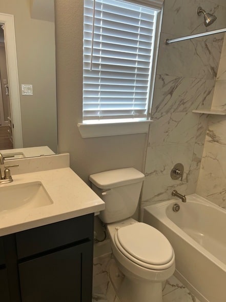 Building Photo - 3316 Vine Ter Trce