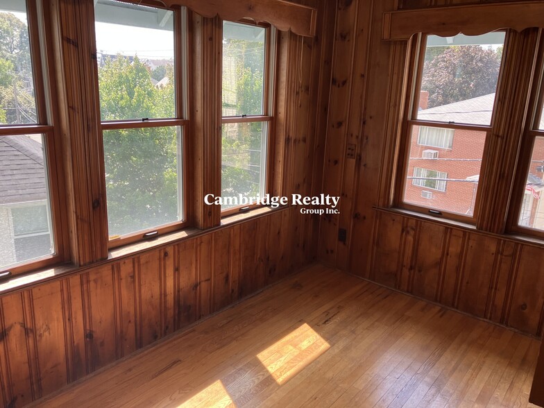 Building Photo - 93 Hillside Rd