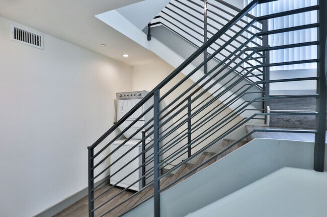 Building Photo - Gemini Townhomes