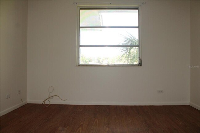 Building Photo - 3900 Roxane Blvd