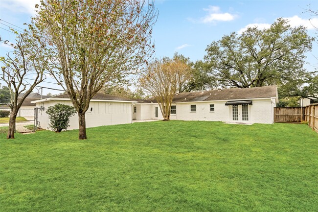 Building Photo - 4947 Cheena Dr