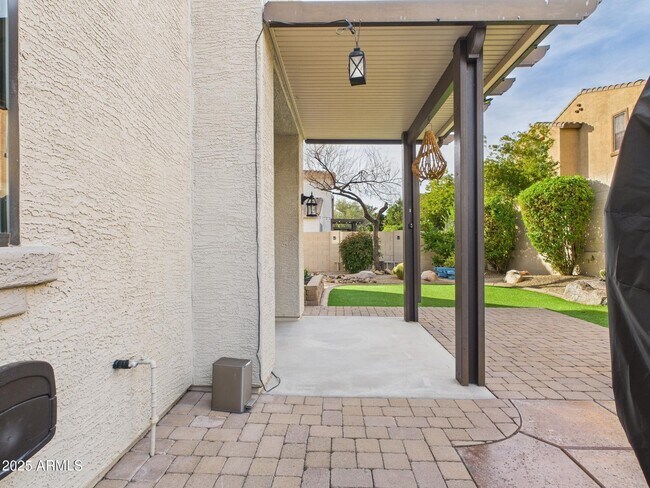 Building Photo - 2326 W Sleepy Ranch Rd