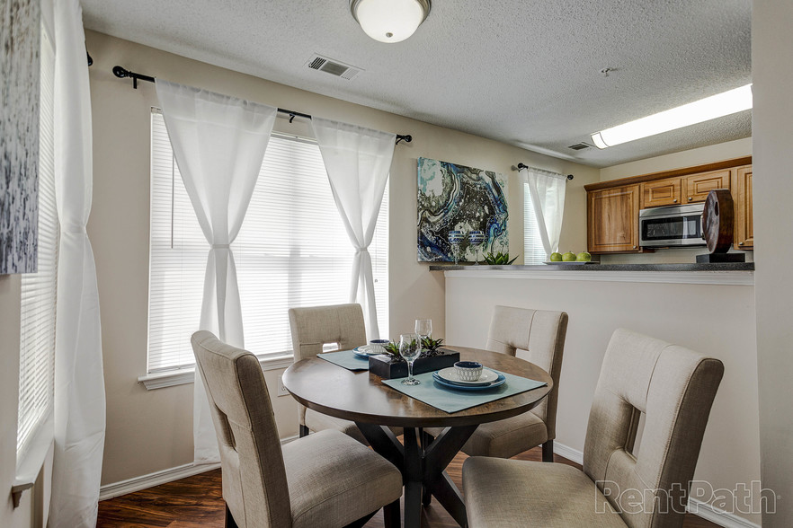 Interior Photo - Riverwalk Apartment Homes