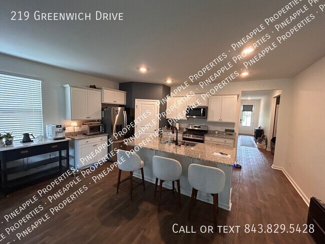 Building Photo - 219 Greenwich Dr