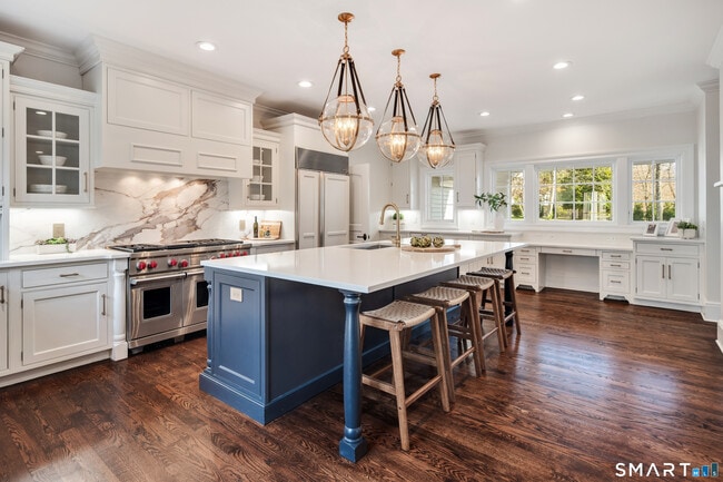 Building Photo - 1421 Oenoke Ridge