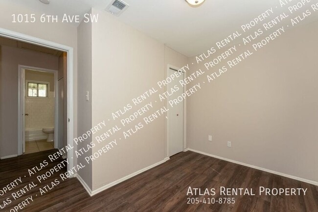 Building Photo - 1015 6th Ave SW